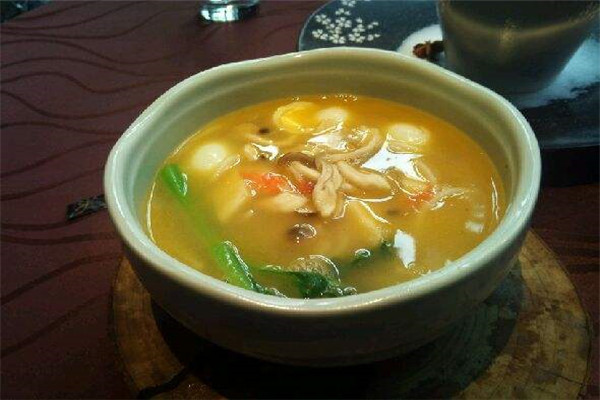 麦香缘砂锅过桥米线